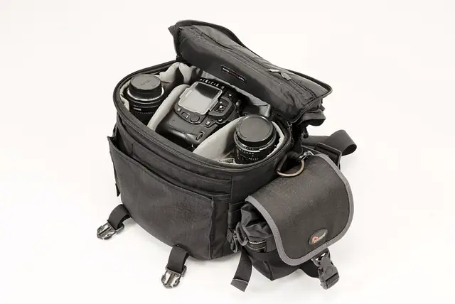 how to pack a dslr camera bag