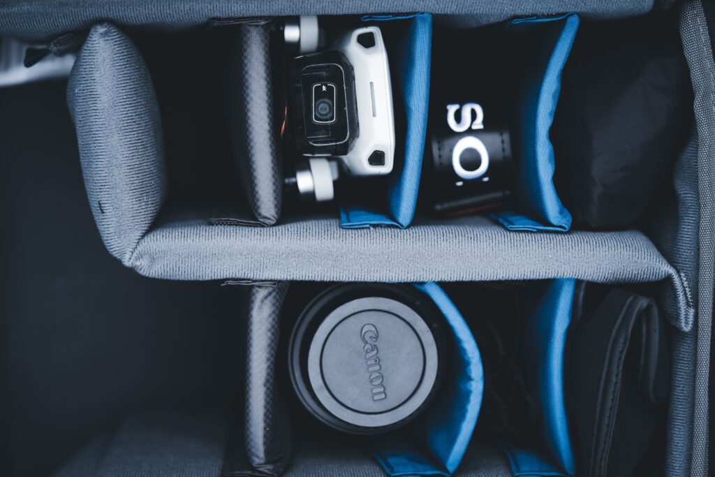 How to best arrange a nikon camera bag?
