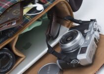 How to pack a dslr camera bag?