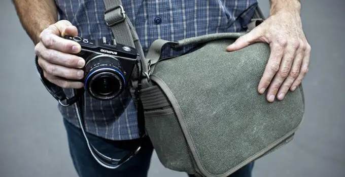 What is a camera crossbody bag?