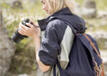 How to use lowepro camera bag?