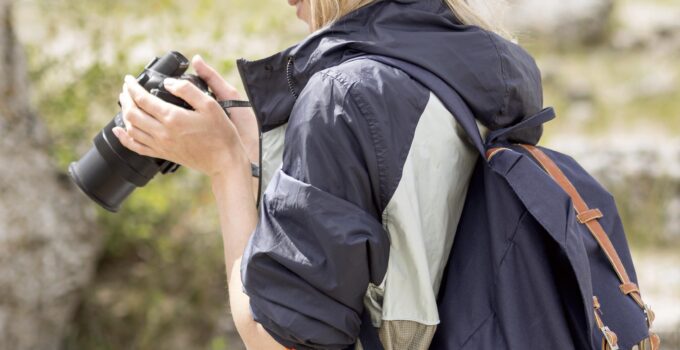 How to use lowepro camera bag?