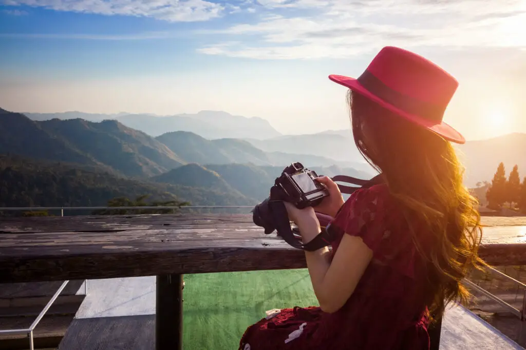 How to use different camera bag inserts?