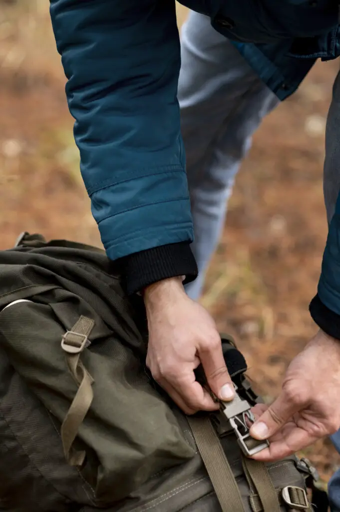 How to use velcro camera bag dividers?