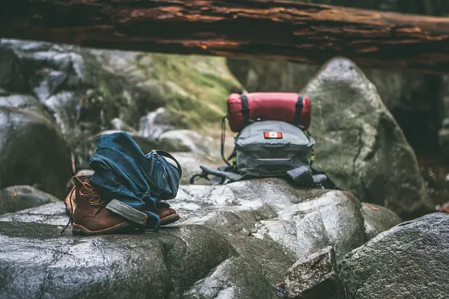 How to connect camera bag to backpack?