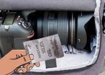 Should i put silica gel in my camera bag?