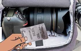 Should i put silica gel in my camera bag?