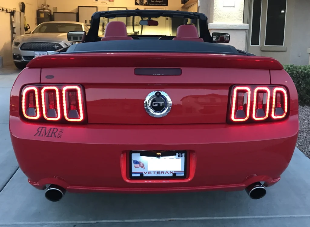 Do 2014 mustangs have rear view camera?