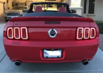 Do 2014 mustangs have rear view camera?