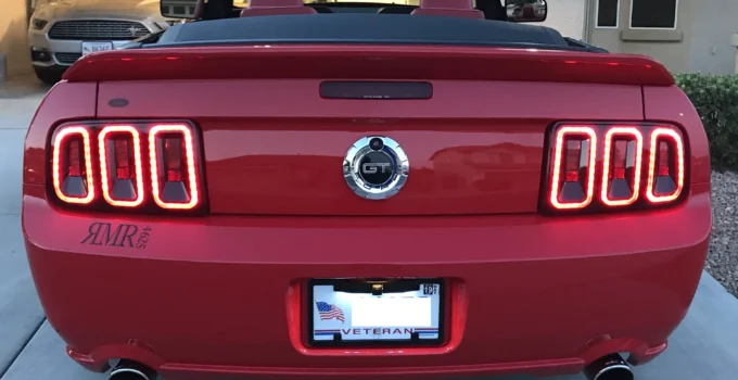 Do 2014 mustangs have rear view camera?